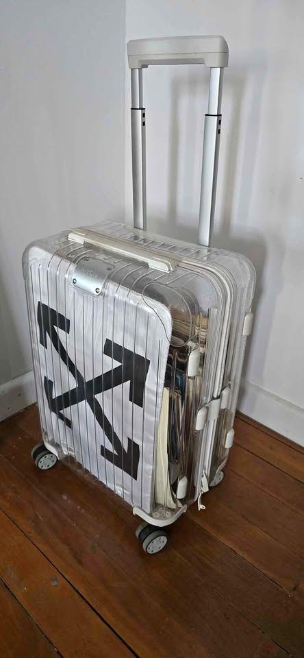 RIMOWA × OFF-WHITE White Cabin Suitcase + Amenity Kit – Limited