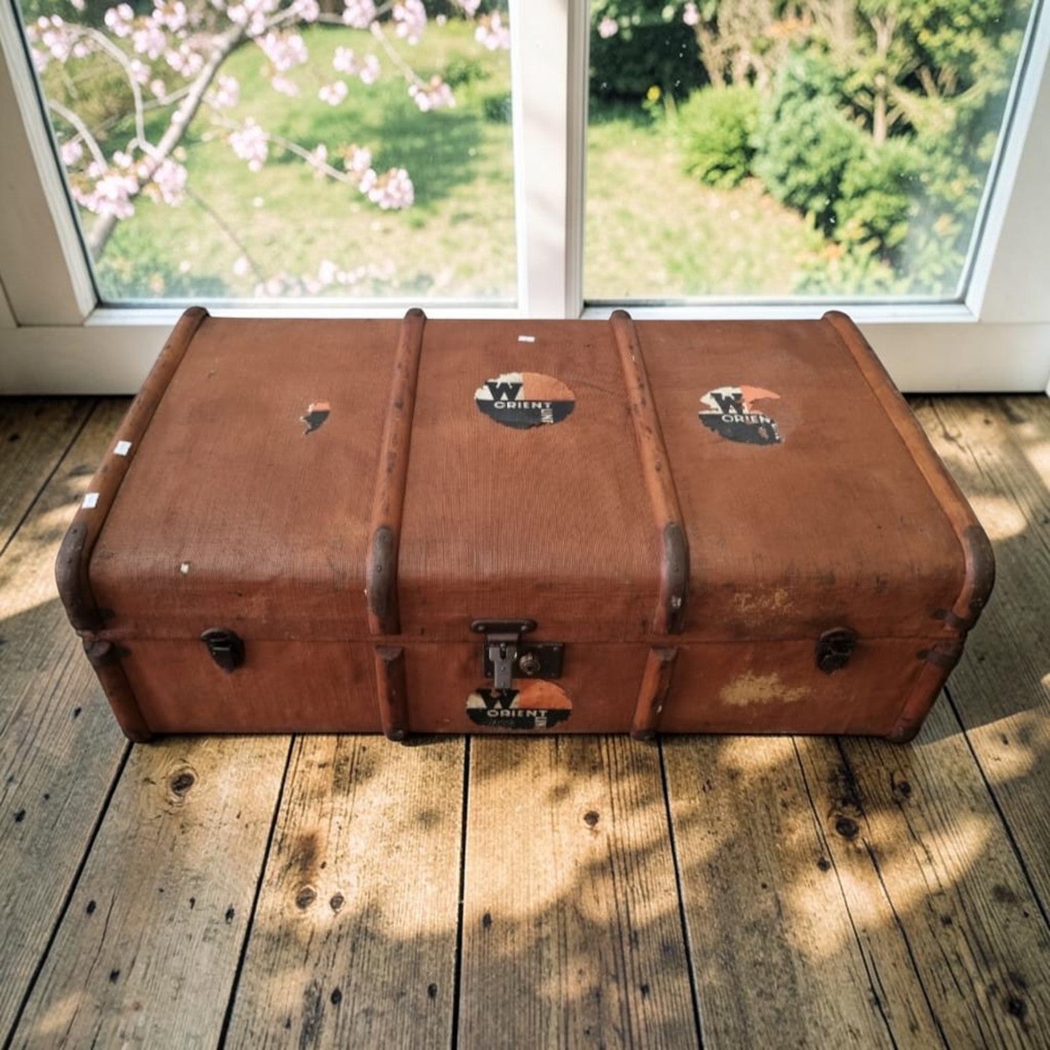 20th Century Vintage Wooden Banded Steamer Trunk (Dimensions: 34 X 91 X 55cm)