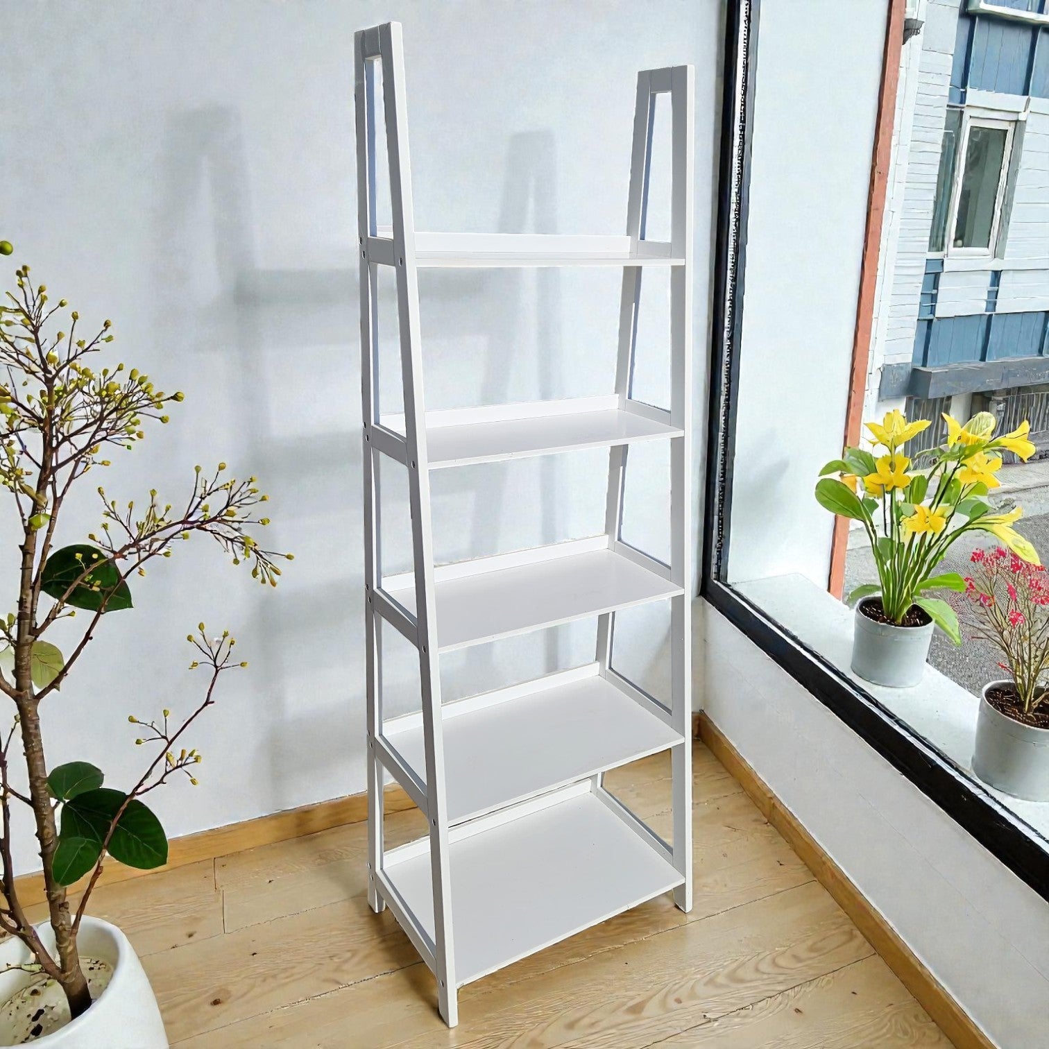 4 Tier White Ladder Shelf (Dimensions: 183x60x40)