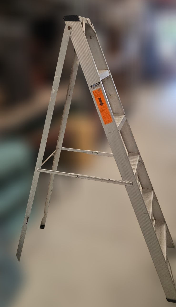 Aluminum Double-Sided Step Ladder 6FT