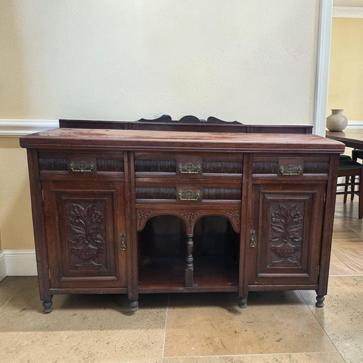 Antique Wooden Sideboard/Buffet (Dimensions: 94x152x50)