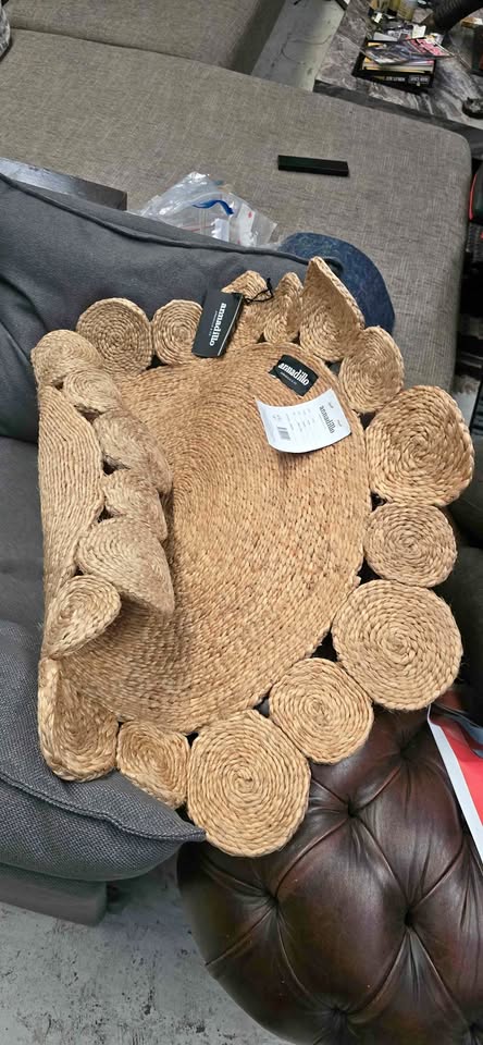 Armadillo Flower Rug Brand new