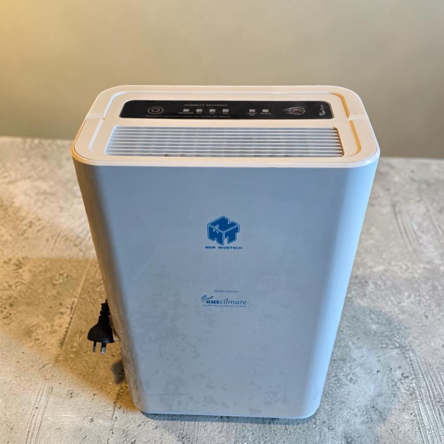 Ausclimate NWT Compact 12L Dehumidifier (Model WDH-610HE)