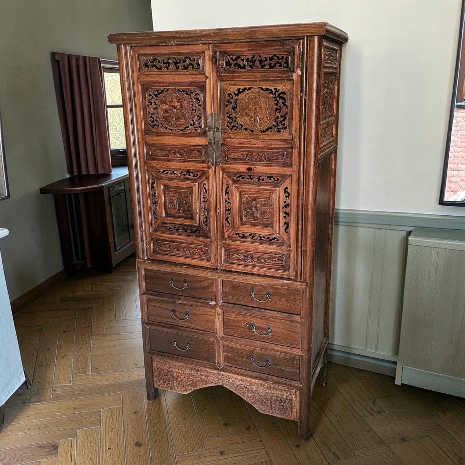 Carved Wooden Asian Armoire Wardrobe (Dimensions: 175x90x48)