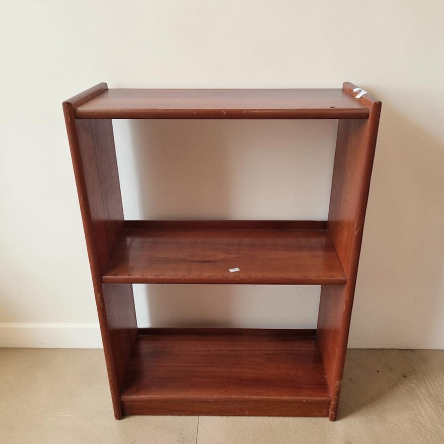 Free Standing 3 Tier Wooden Open Bookshelf (Dimensions 77 X 54 X 24cm)