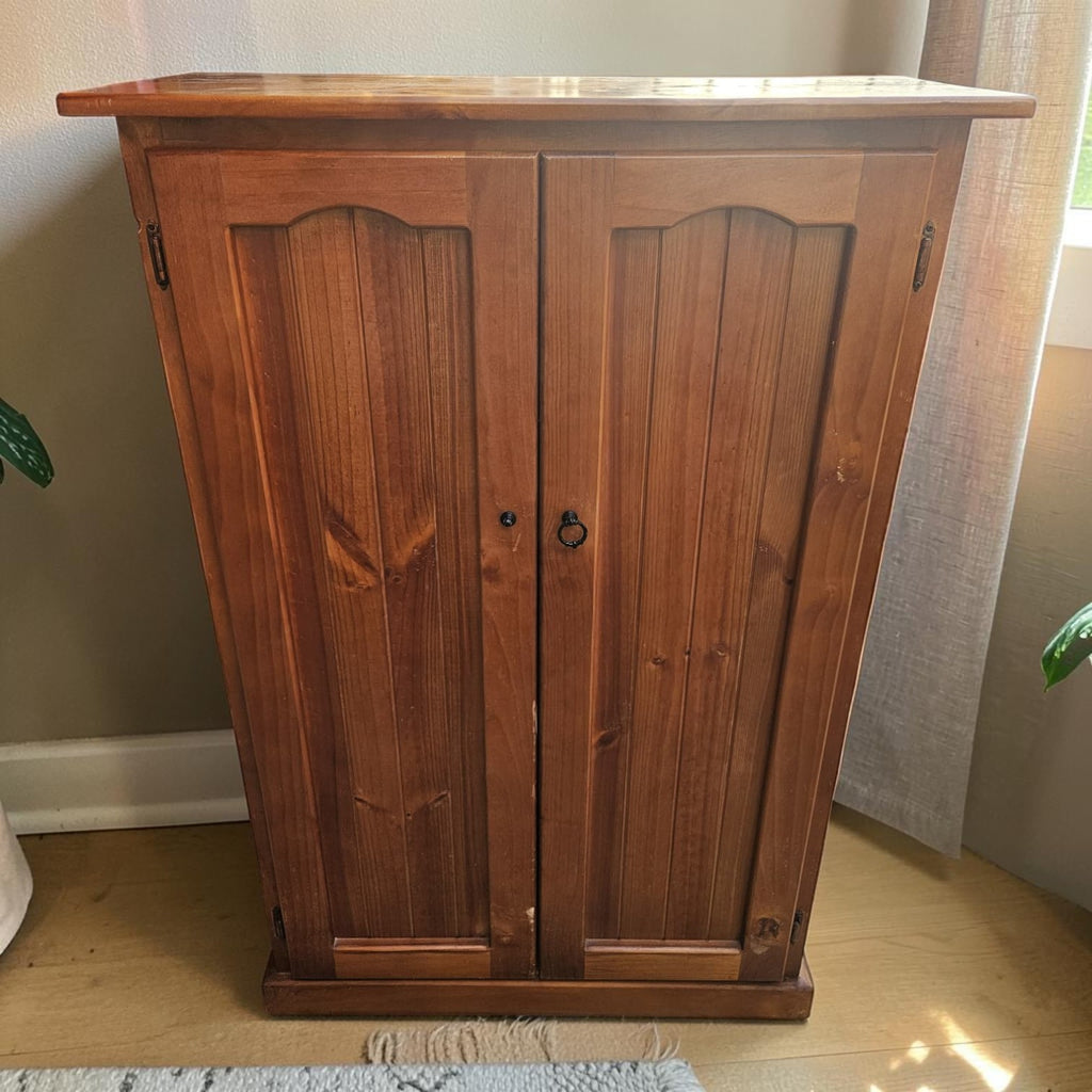 Freestanding Wooden Two-Door Storage Cabinet (Dimensions: 132x38x89)
