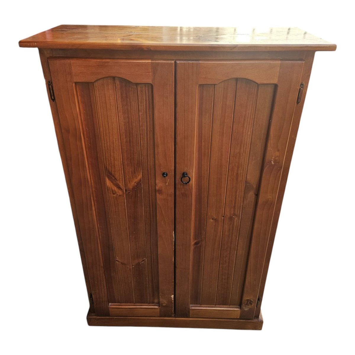 Freestanding Wooden Two-Door Storage Cabinet (Dimensions: 132x38x89)