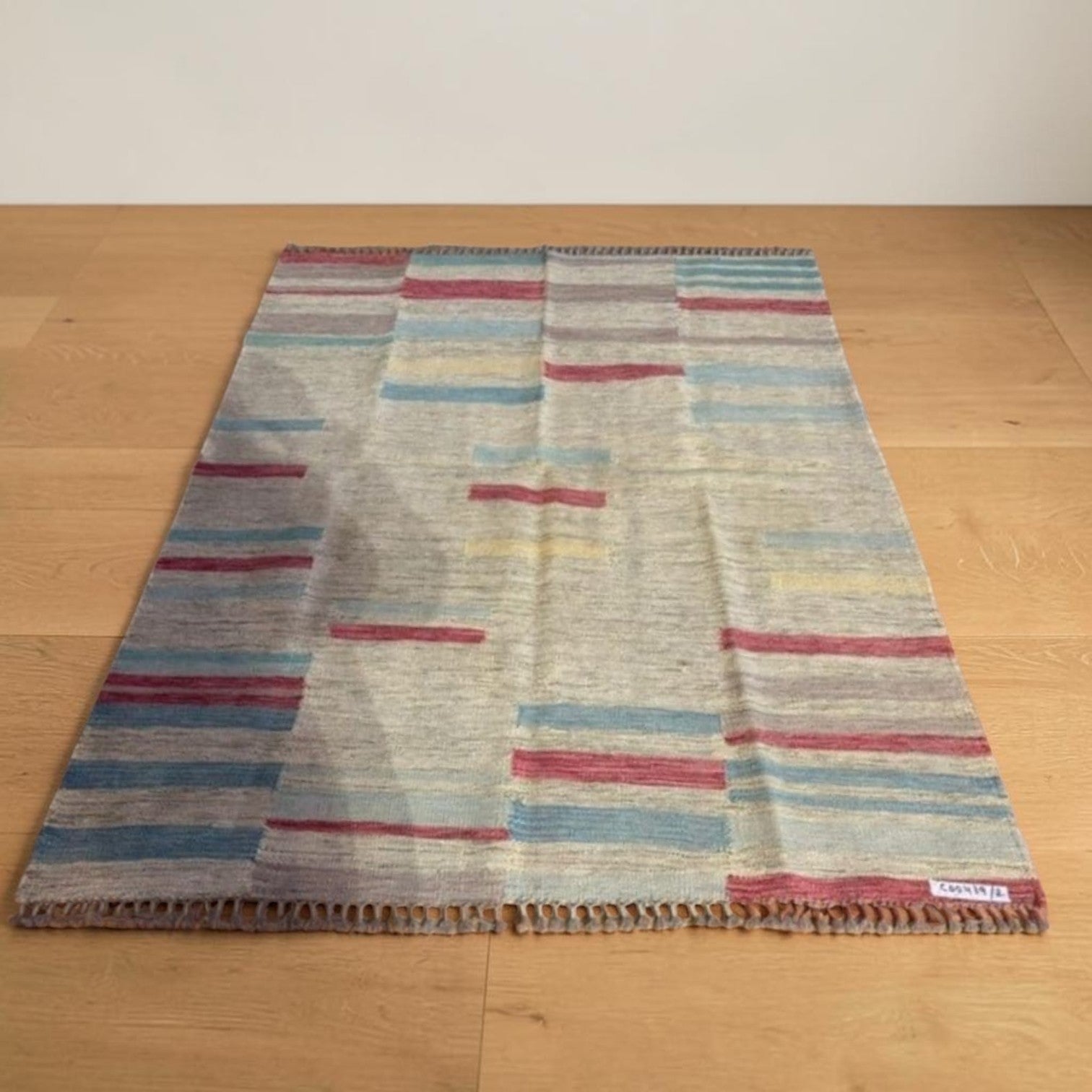 Handcrafted Turkish Flatweave Kilim Rug (Dimensions: 193x152cm)