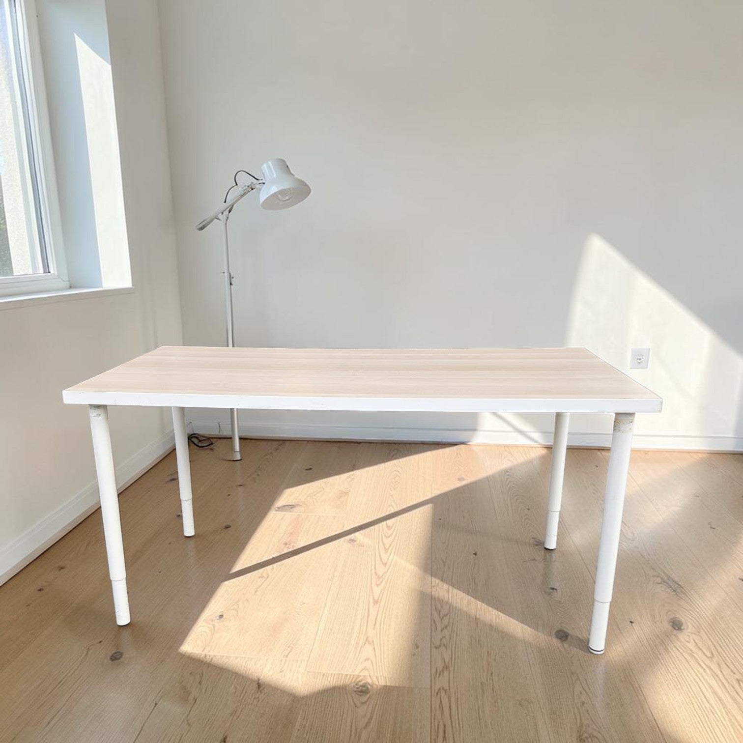IKEA Desk (Dimensions: 74x150x75)