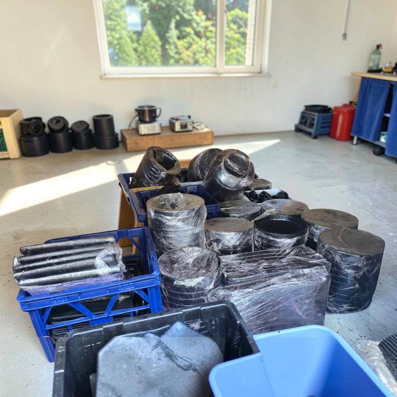 Restaurant Essentials – Bulk Lot of Cups, Platters & Bowls Sydney