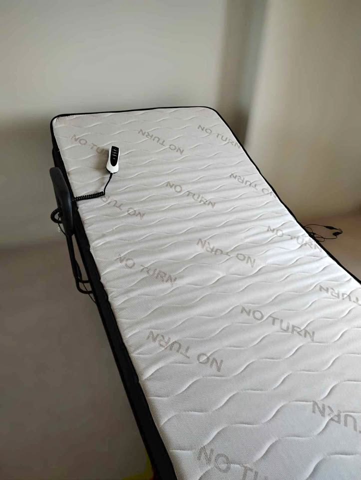 Lift-Up Adjustable Bed