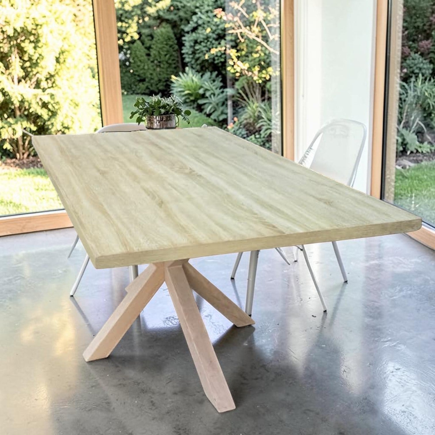 Light Wood Finish And Geometric Spider BASE Dining Table