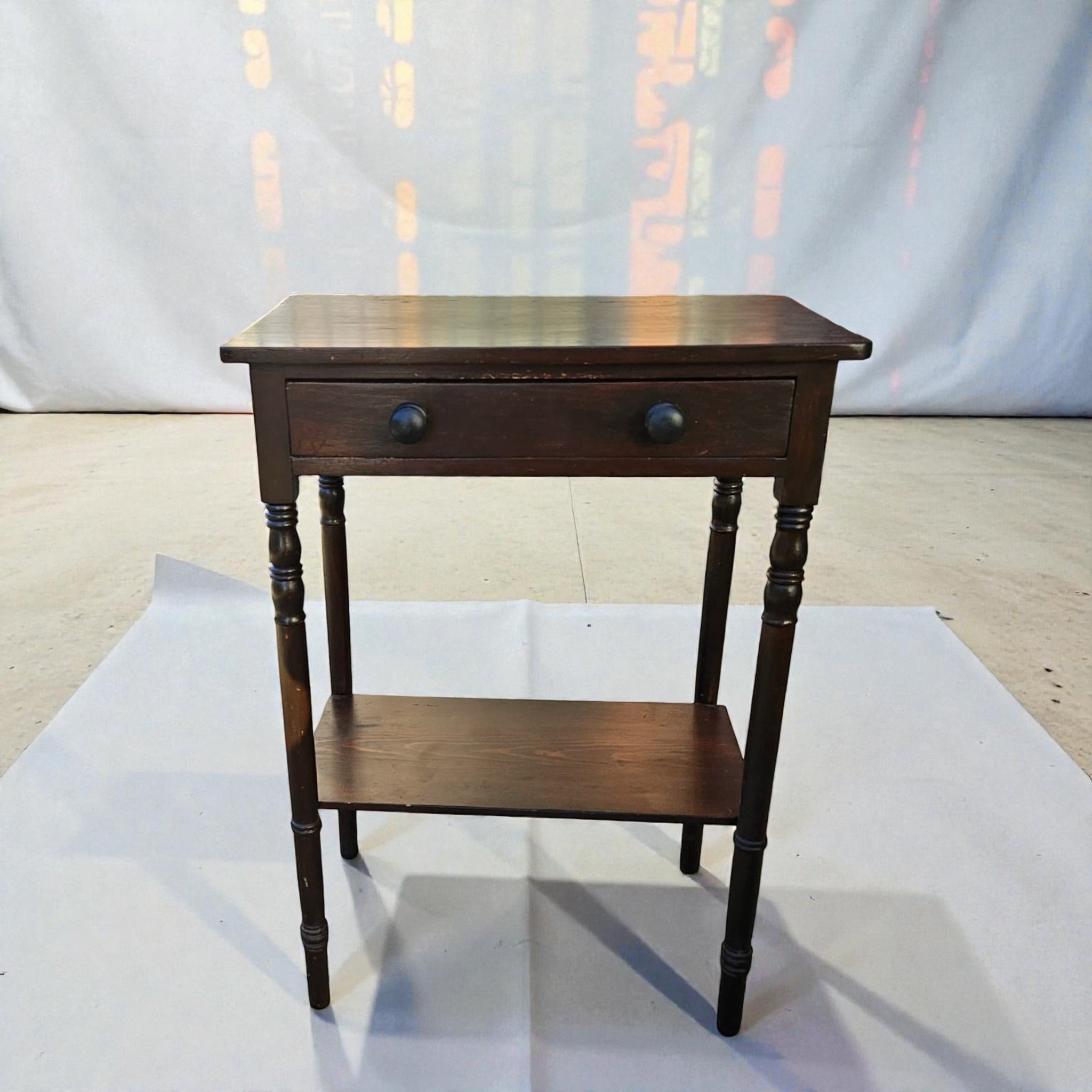 Mahogany Side Table (Dimensions: 77 X 56 X 35)