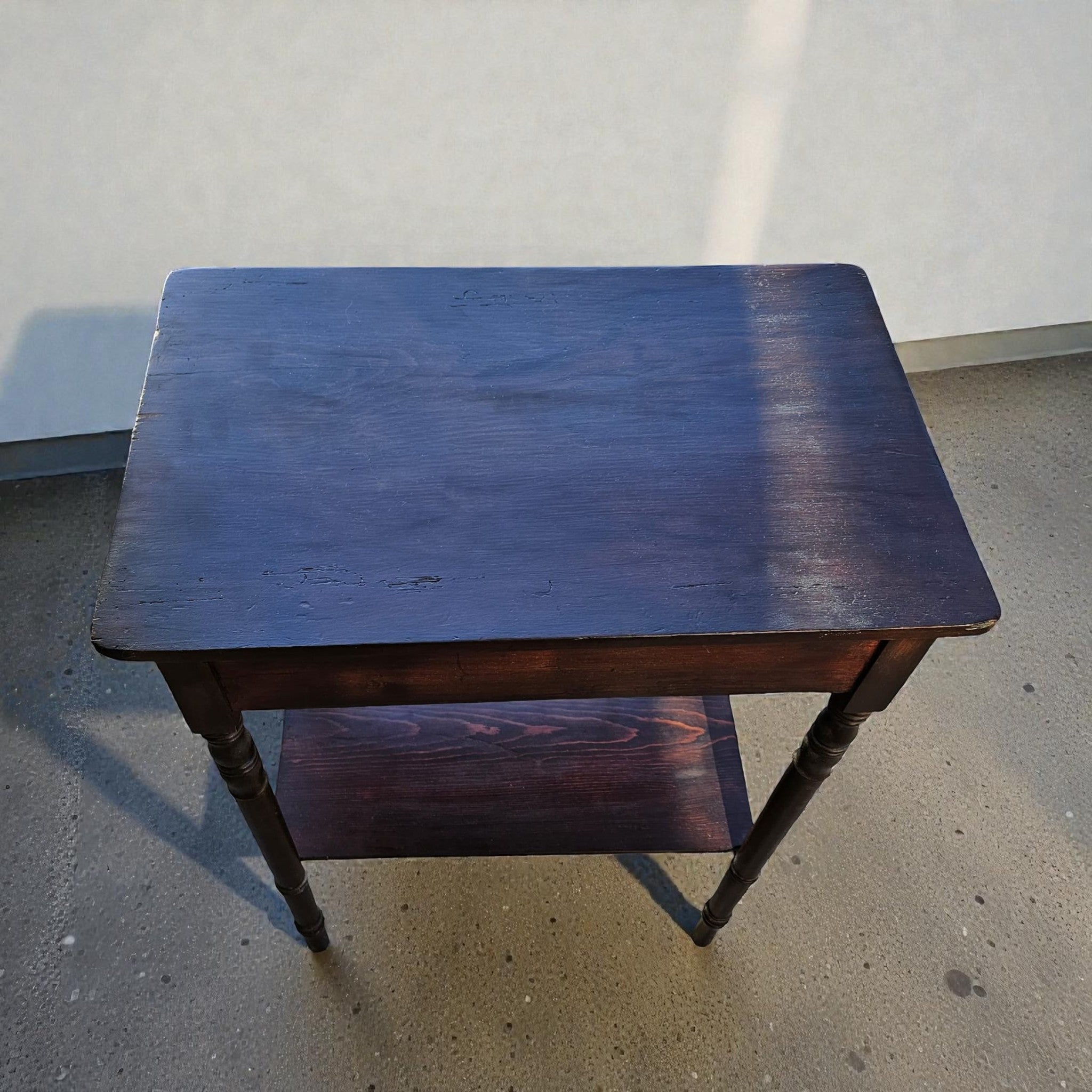 Mahogany Side Table (Dimensions: 77 X 56 X 35)