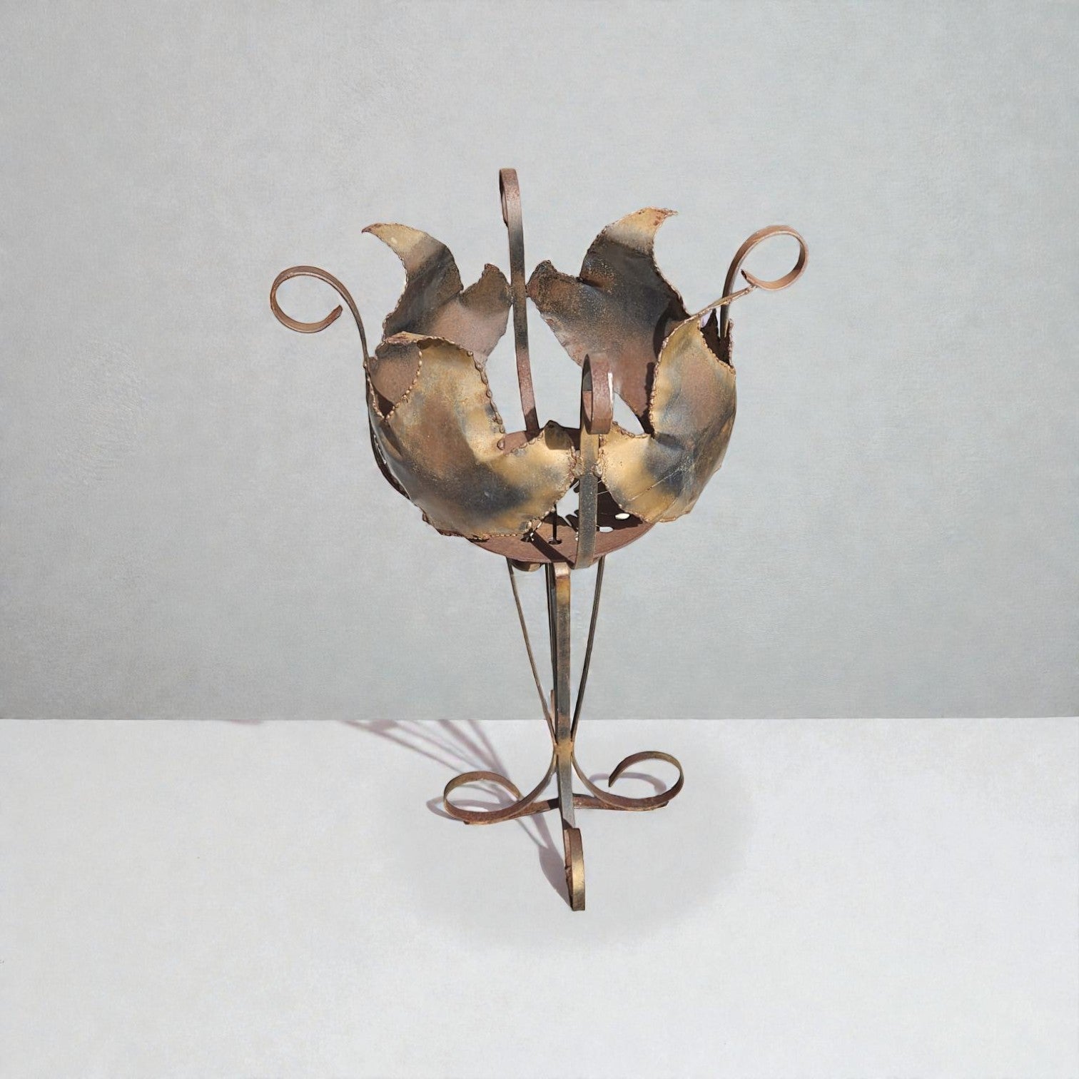 Metal Lotus Flower Plant Stand (Dimensions: 70 X 31 X 32)