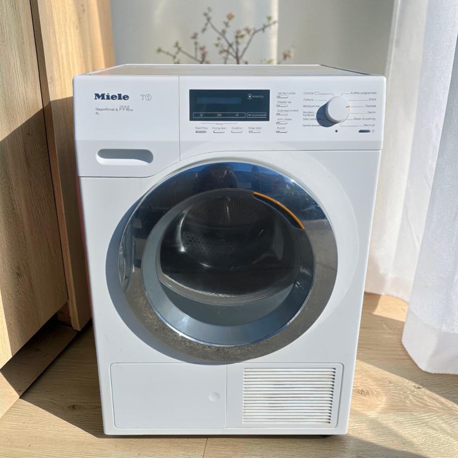 Miele T1 Heat Pump Tumble Dryer (Dimensions: 85x59x60)