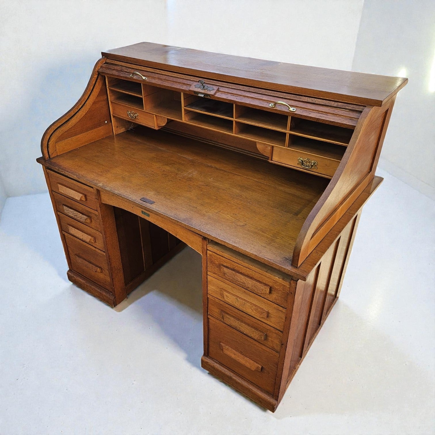 Oak Twin Pedestal Roll Top Desk (Dimensions: 85 X 82 X 39)