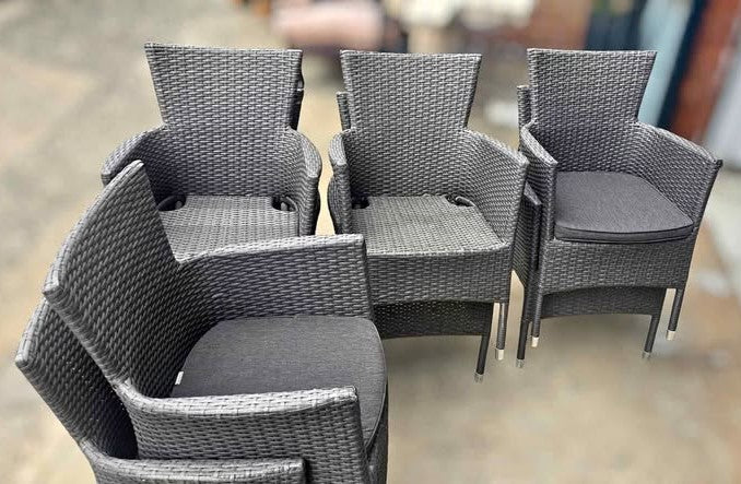 Outdoor Chair's x6 STACKABLE  ($59.99 each) (Cushions included) 85x54x49