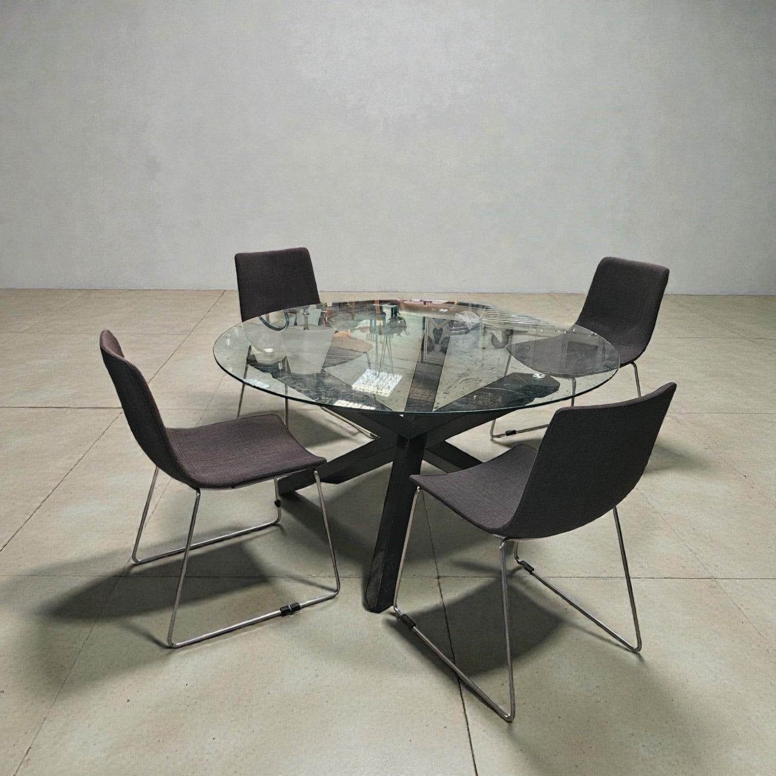 Round Glass Dining Table With Timber Leg & X4 Black Chairs (Dimensions: 75x140)