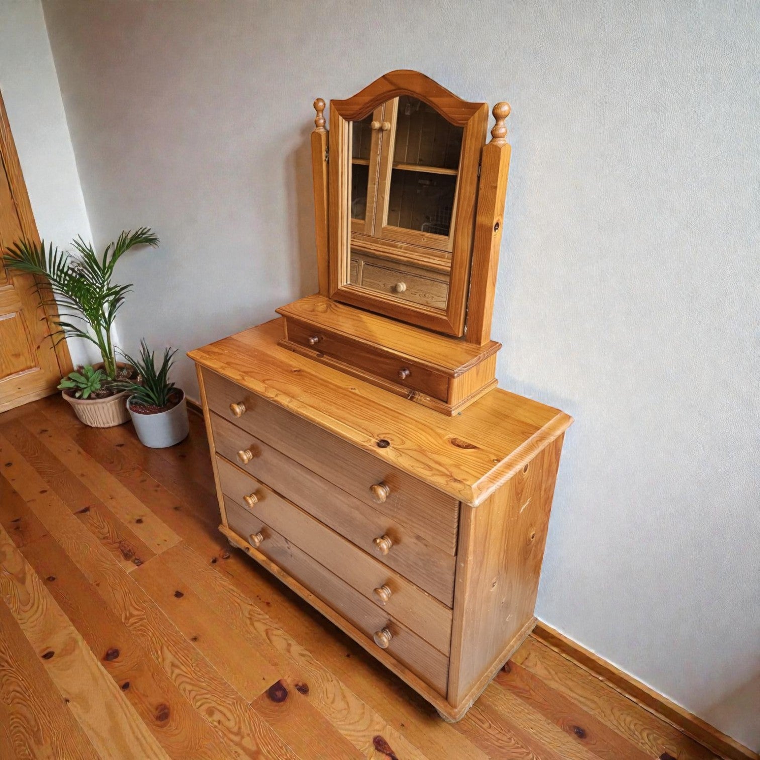 SOLID Pine Chest Of Drawers With A Detachable Mirror (Dimensions: 103x54x42)