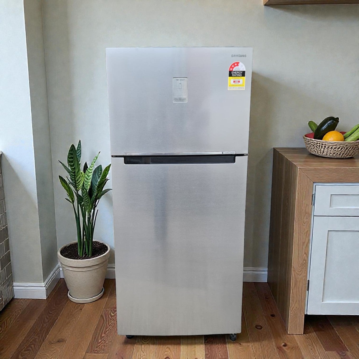 Samsung Top Mount Freezer Refrigerator (Dimensions: 178x79x72)