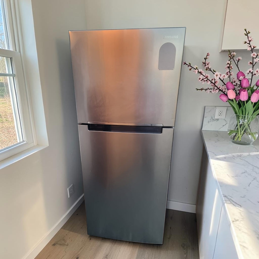 Samsung Top Mount Refrigerator (Model SR400LSTC) With A Stainless Steel Finish