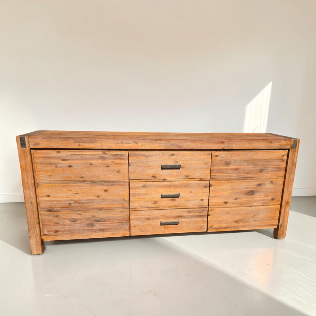 Silverwood Furniture Set