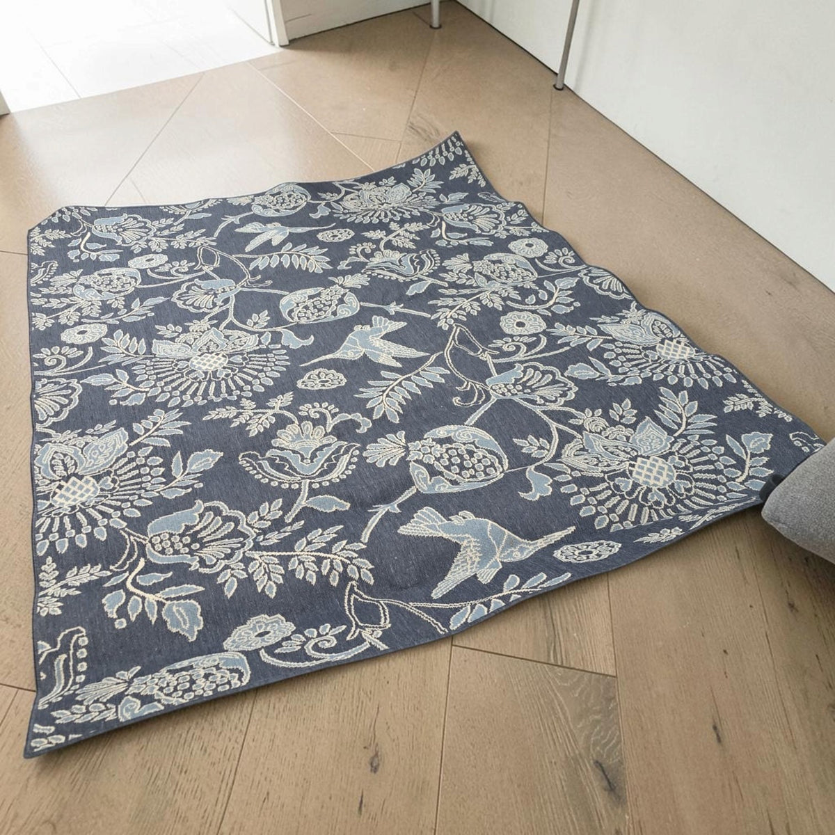 Traditional Woven Area Rug