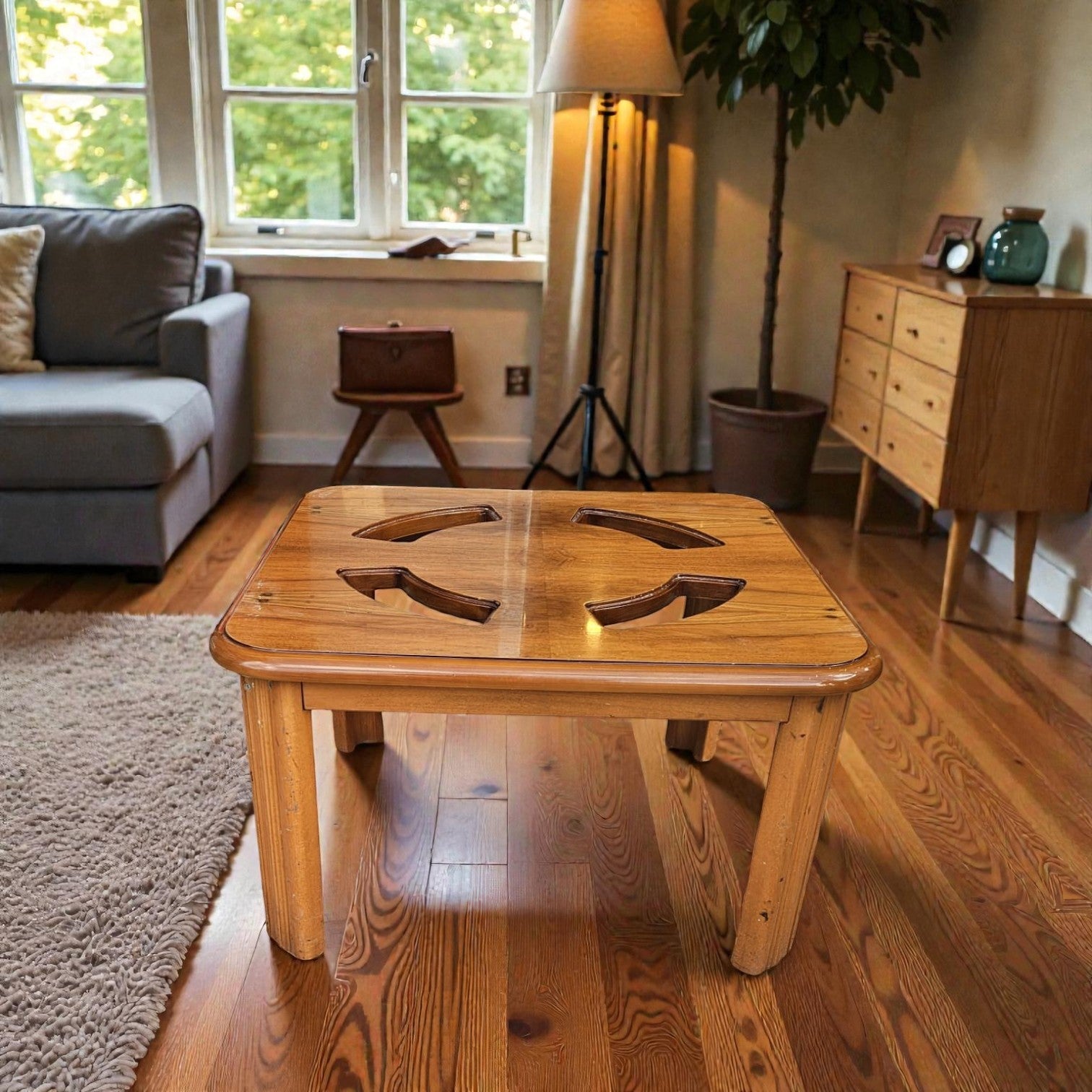 Vintage G Plan Teak Side Table (Dimensions: 41x70x70)