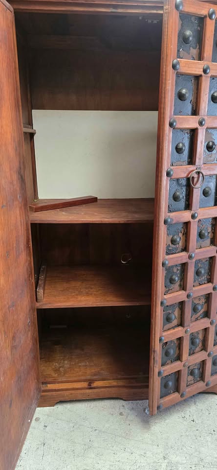 Vintage Indian Cabinet (2000x1200x600)