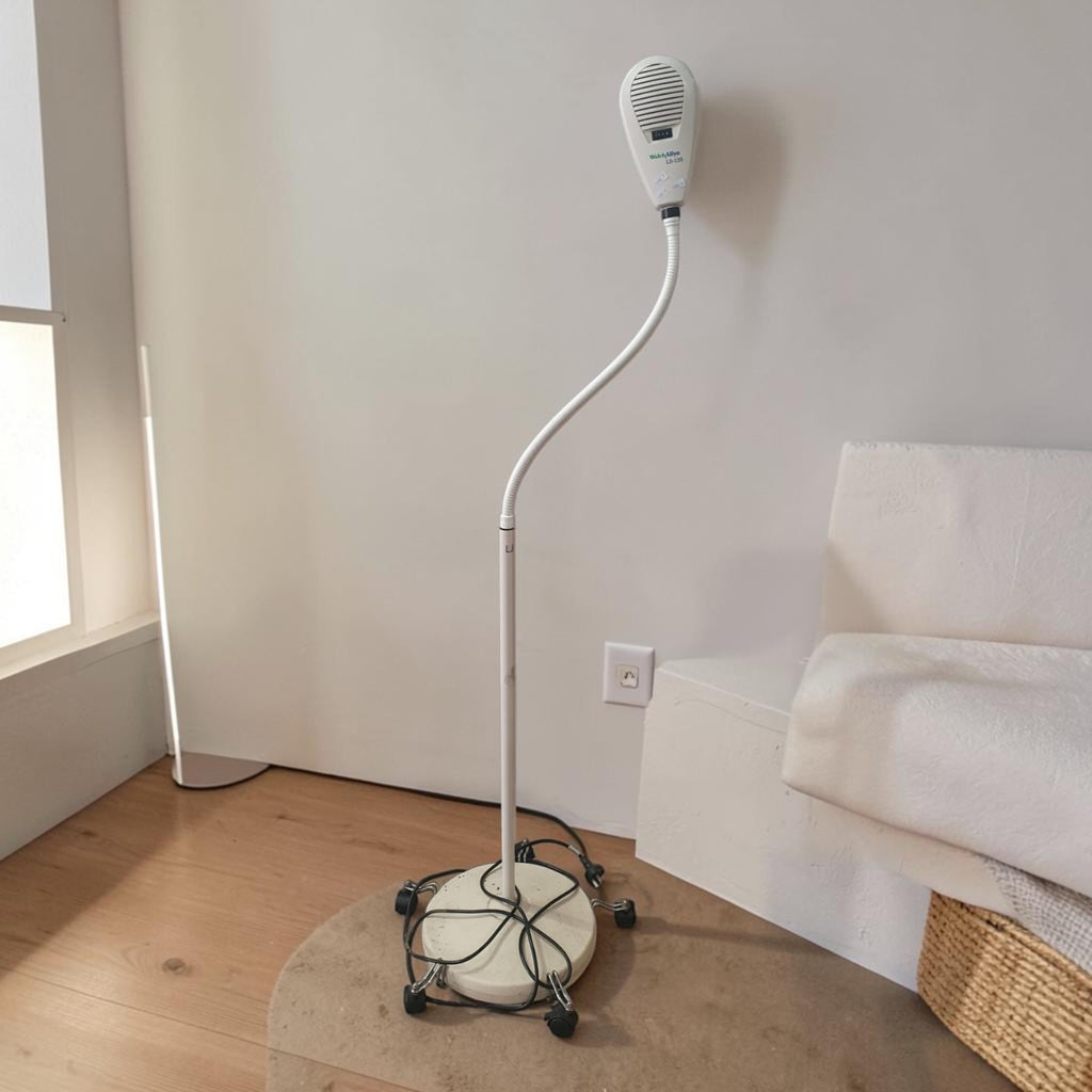 Welch Allyn Adjustable Gooseneck Floor Light - Mobile Medical Examination Light