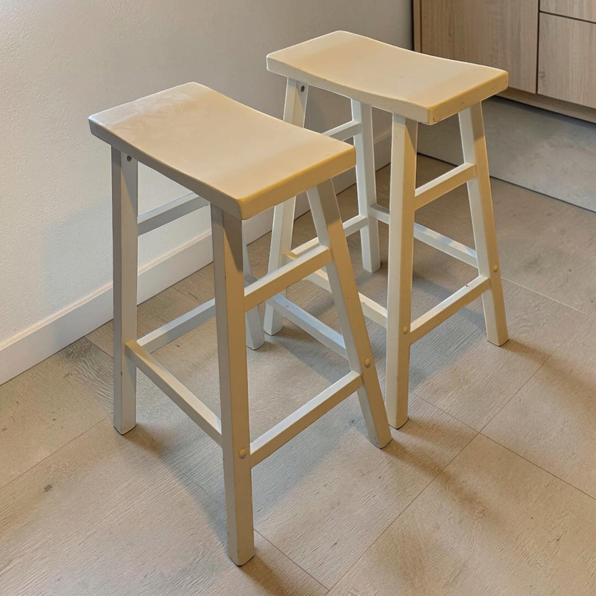 White Bar Stool X2 Available (Dimensions: 70x45x23) ($25 Each)