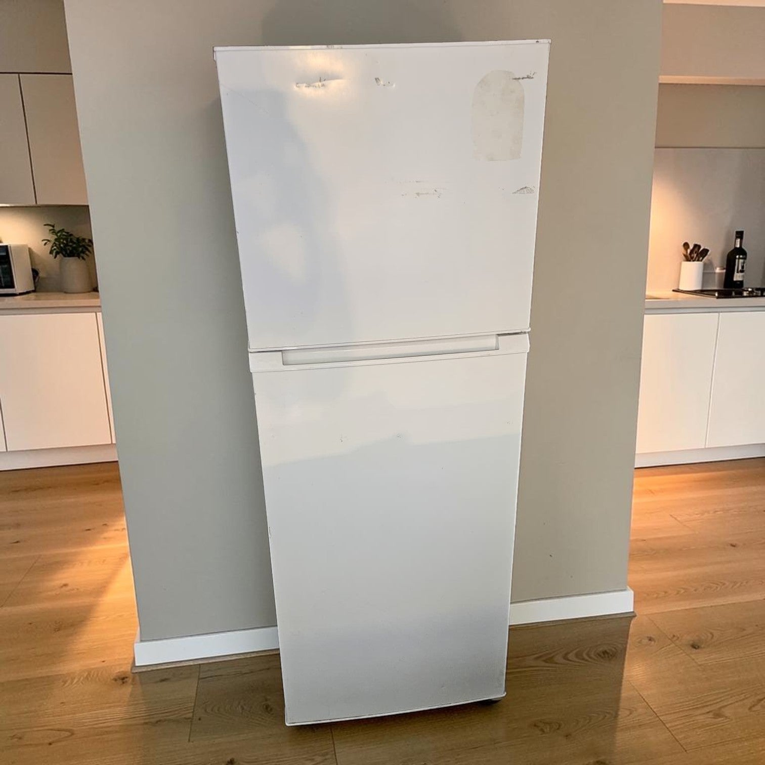 White Top-Mount Refrigerator (Dimensions: 152x64x52)