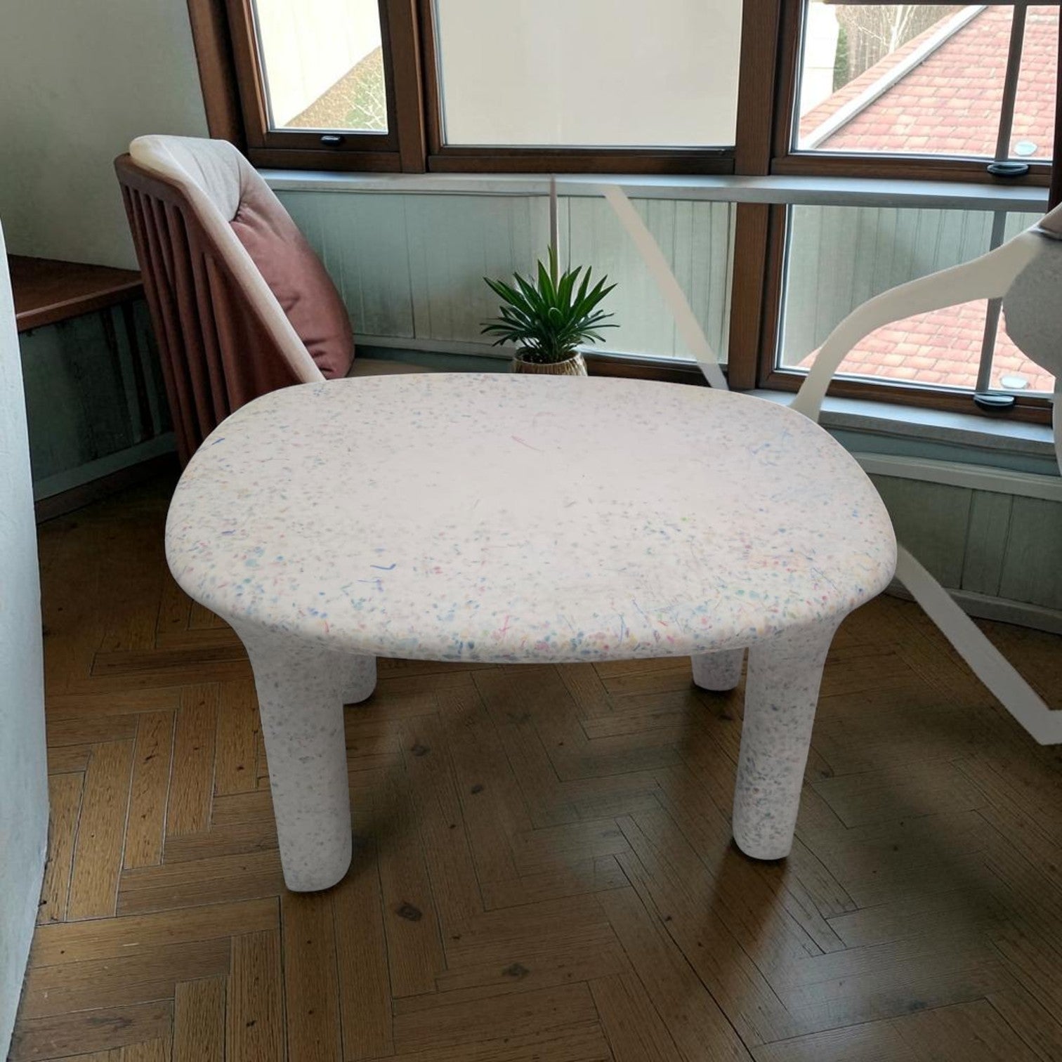 ecoBirdy Luisa Kids Table (Dimensions: L75 x W55 x H50 cm)